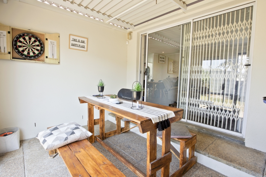 3 Bedroom Property for Sale in Sunningdale Western Cape